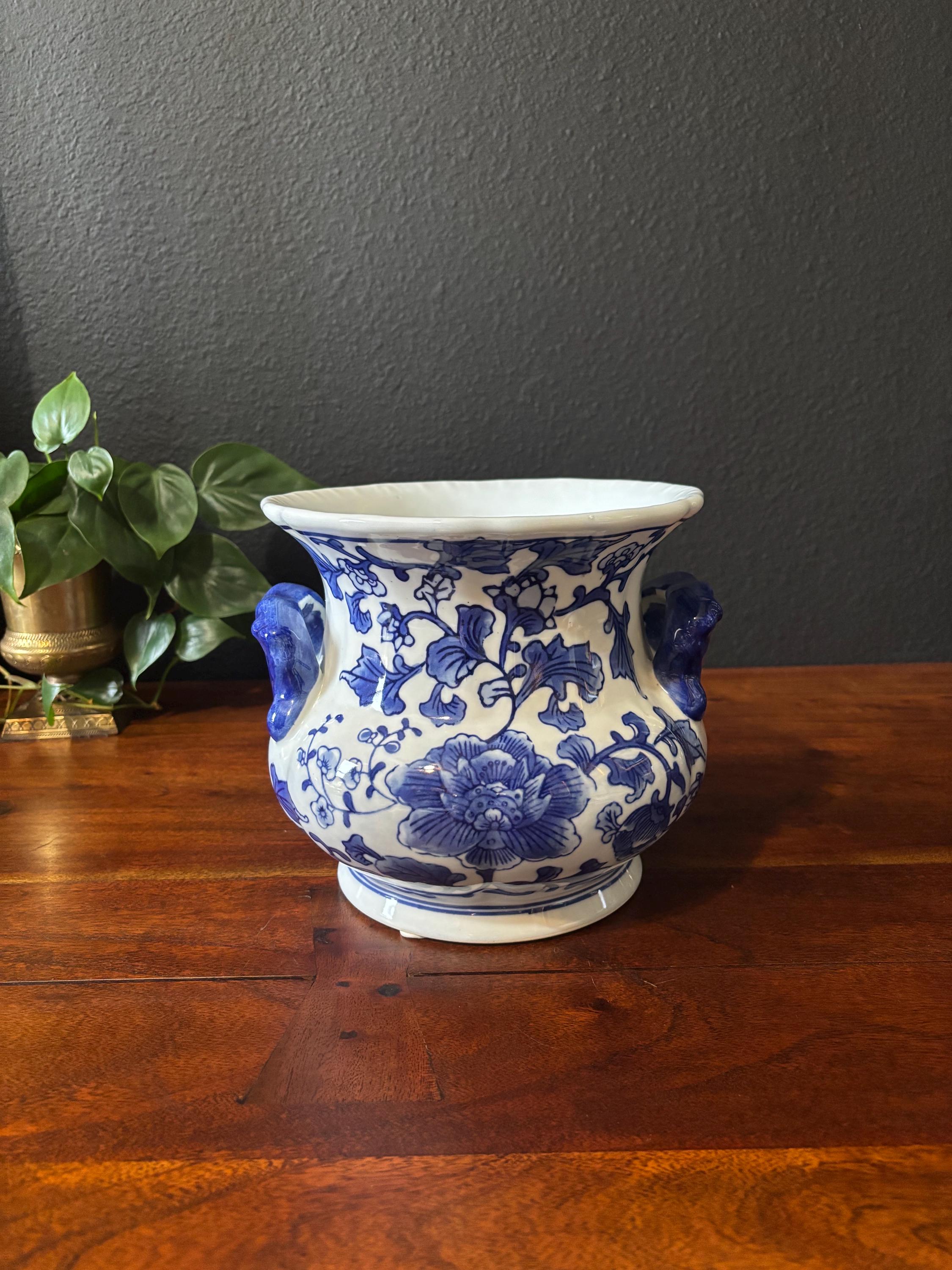 Blue and white porcelain planter - Etsy 日本