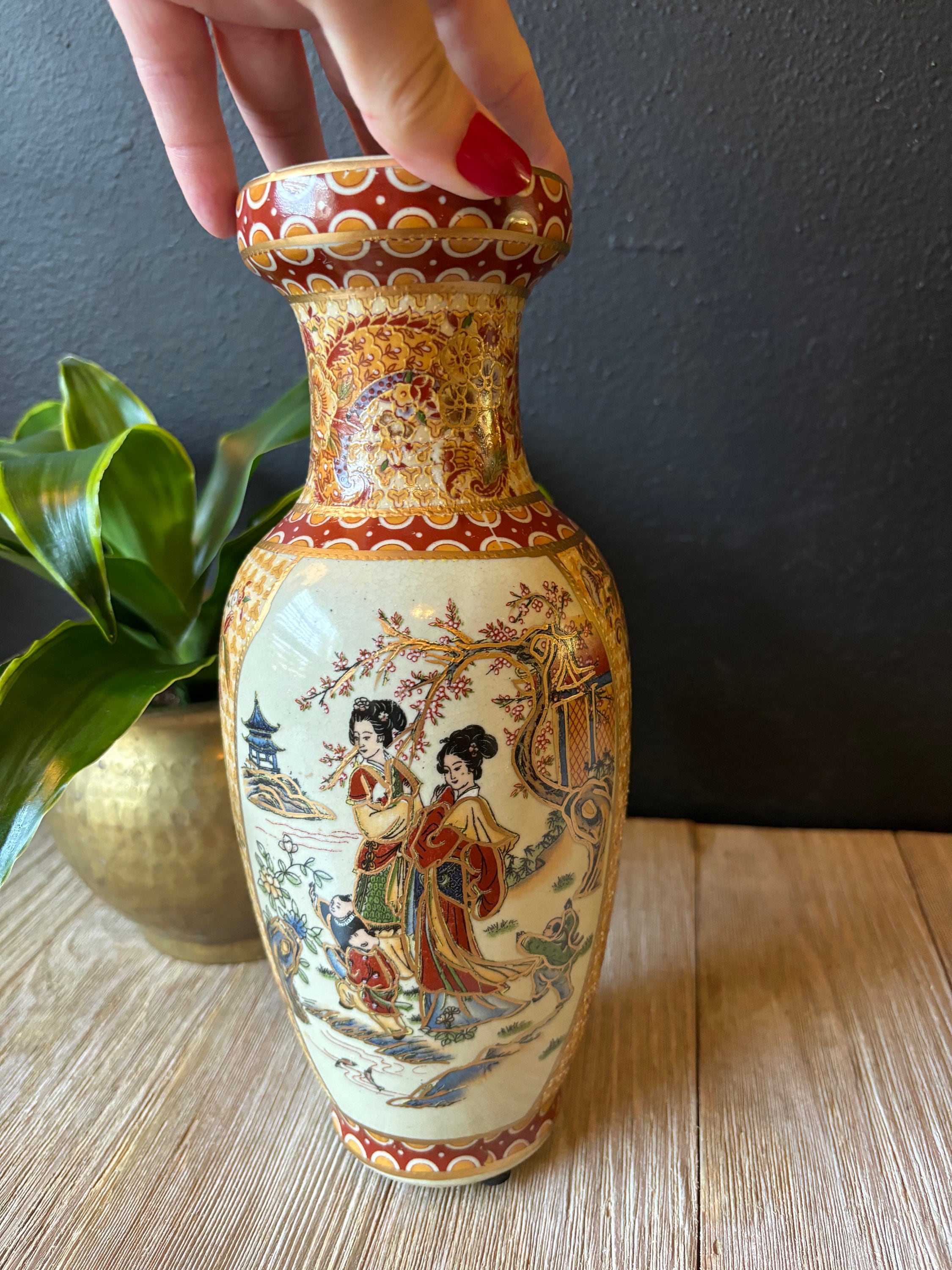 Vintage Asian Chinoiserie Flower Vase, Geisha Girl Satsuma Style