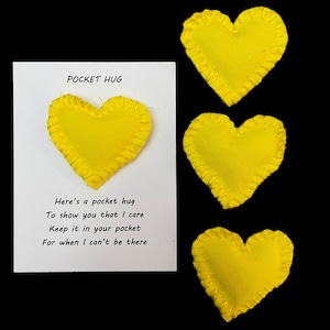 Câlin de poche, petit coeur de poche, cadeau, ami, amour, coeur doux, câlin, carte cadeau, petit coeur de poche, jaune, jaune uni, jaune citron