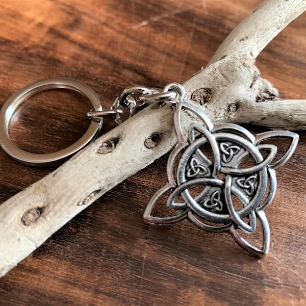 Witches Knot Keyring, Pagan Keychain, Celtic Knot Witch Keyring, Goth, Triquetra Protection Keyring, Pagan Gift, Pagan Jewellery, Wiccan