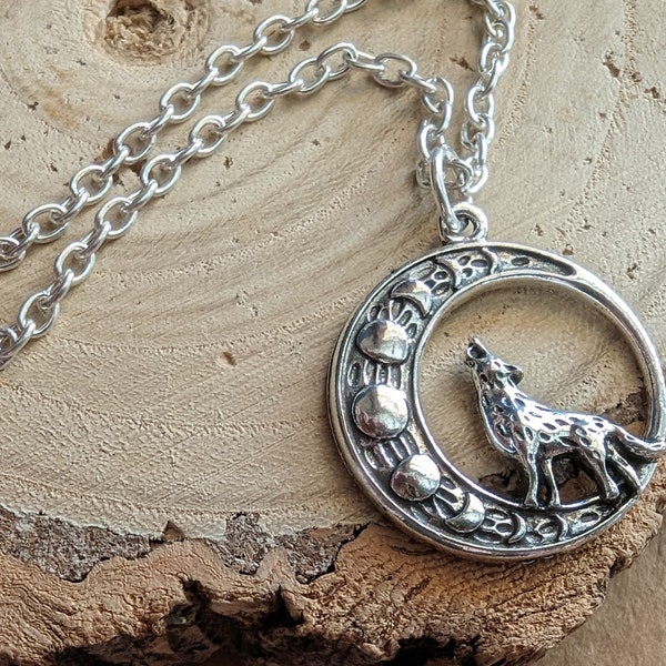 Wolf Moon Pendant, Moon Phase Necklace, Howling Wolf Jewellery, Werewolf Pendant, Wolf Necklace, Gift for Her