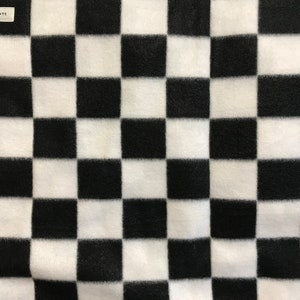 Warming Cat Mat Checkered Black and White