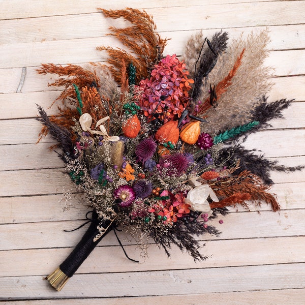 Dried flower black wedding Gothic bridal bouquet thistle fall autumn wedding Burgundy orange pampas grass, rustic goth wedding Halloween