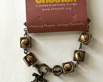 Wooden beads bracelet with cheetah charm