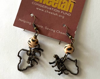 Wooden beads earring with cheetah charm