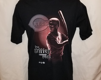 white cincinnati reds t shirt