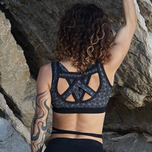 Yoga Crop Top ~ Hippie Kleidung ~ Hippie Kleidung ~ Boho Top ~ Goa Top ~ Alternative Kleidung ~ Psy Trance Festival Wear ~ Gypsy, Tribal Bild 2