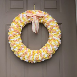 Large plush yarn wreath - 21 inches
