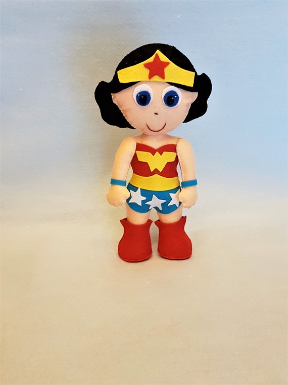wonder woman bambola