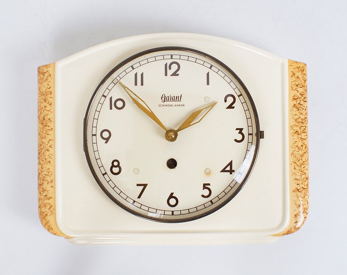 The Best Online Vintage Stores for Clothing, Decor, and More Etsy