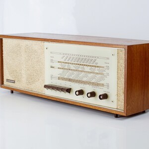 Radio de válvulas Wega tipo 129, de teca, Alemania Occidental, década de 1960. imagen 6