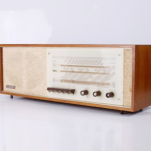 Radio de válvulas Wega tipo 129, teca, Alemania Occidental, década de 1960