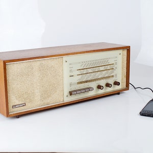 Radio de válvulas Wega tipo 129, de teca, Alemania Occidental, década de 1960. imagen 10
