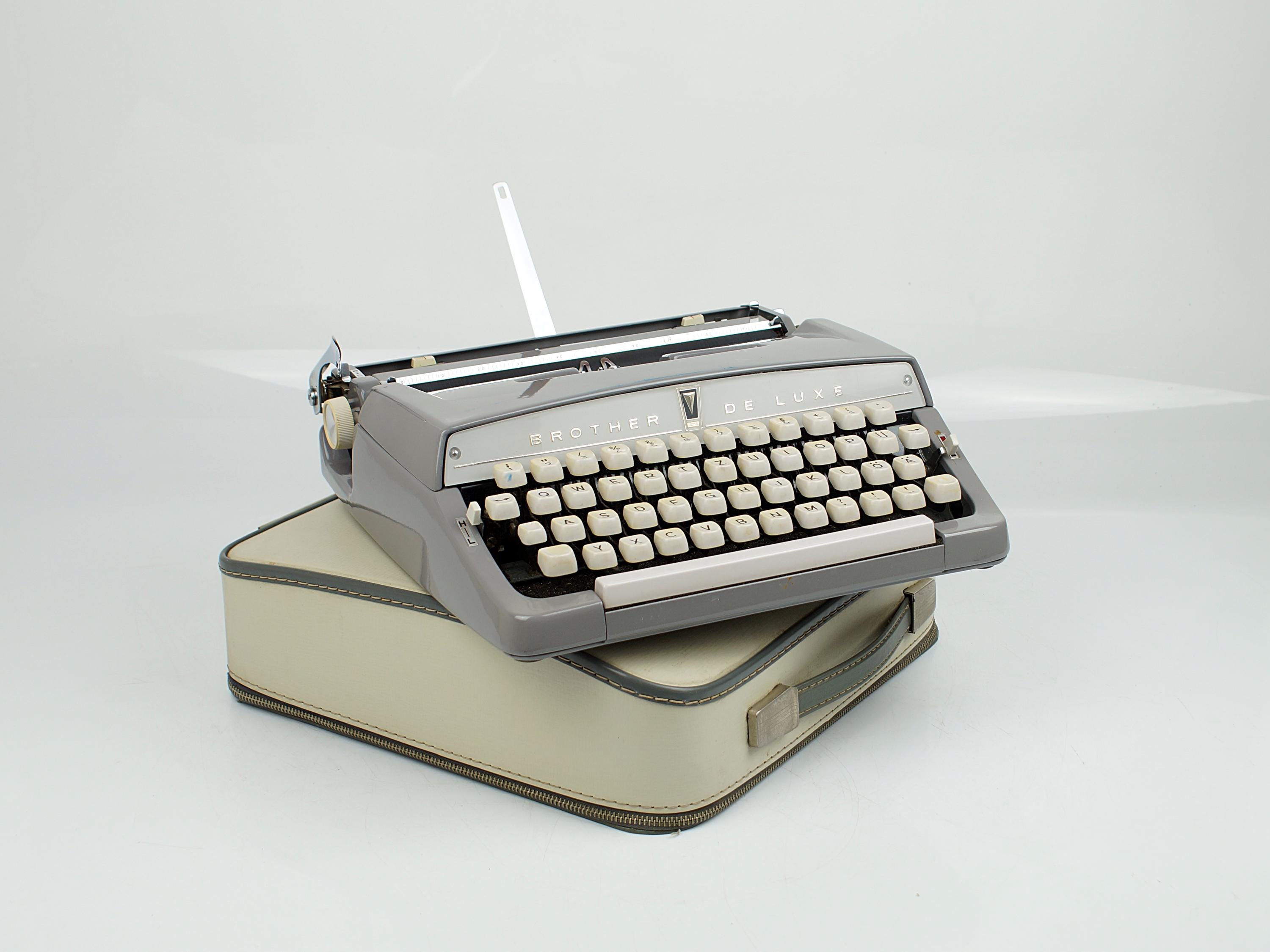 Brother De Luxe Typewriter - Etsy