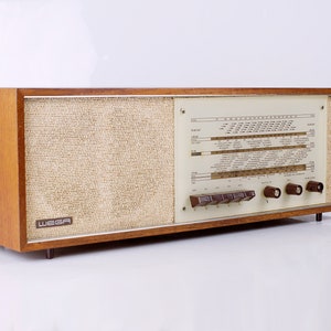 Radio de válvulas Wega tipo 129, de teca, Alemania Occidental, década de 1960. imagen 3