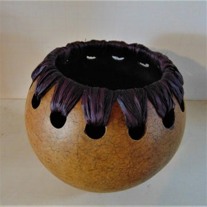 Mac&#39;s Simple but Elegant Art Gourd Bowl