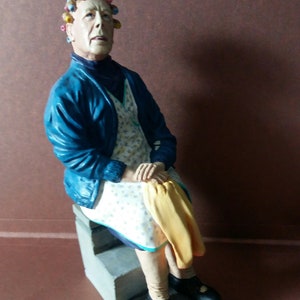 Original Nora Batty-Danbury Mint-Last of the Summer Wine Ceramic Figure Sculpture,Gordon C Brown FRSA, Christmas Gift,Present, Free Shipping image 7