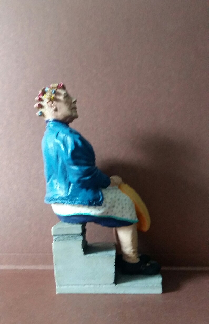 Original Nora Batty-Danbury Mint-Last of the Summer Wine Ceramic Figure Sculpture,Gordon C Brown FRSA, Christmas Gift,Present, Free Shipping image 6
