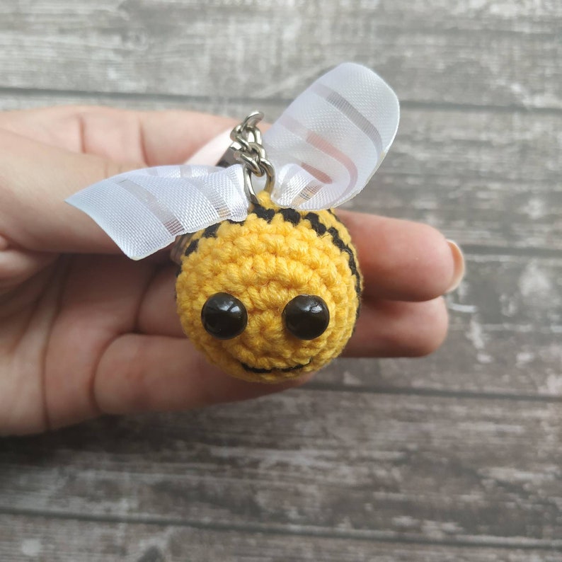 Crochet bee keychain Cute Bumblebee keyring Etsy