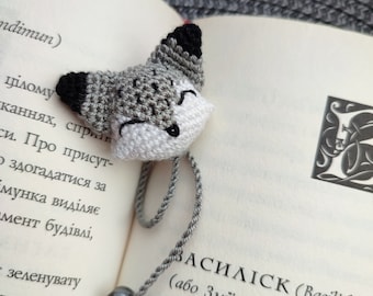 Crochet wolf bookmark gift for book readers