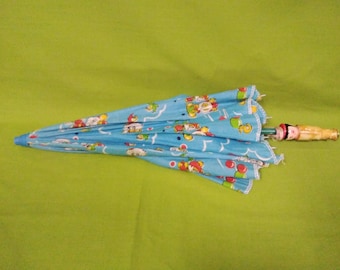 Vintage 1950's Childs Umbrella with Wood Figure Handle