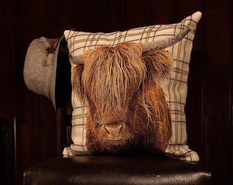 Highland "Coo": Jacquard Fabric Cushion Cover with a Scottish Highland Cow Print – Handmade in Europe