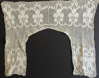 Crochet/tatted collar vintage shabby chic