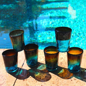 Gobelets en verre soufflé, grands. Verres turquoise et ambré. image 6