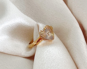Heart Signet Ring – Gold Heart Ring for Women – 18k Gold PVD Stainless Steel Ring, Waterproof & Hypoallergenic – Gift for Mom or Her