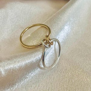 Gold filled linked ring set, minimalist stacking rings for everyday wear