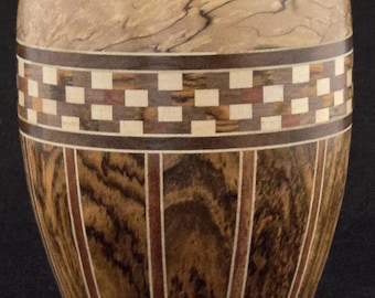 Jarrón de madera segmentada y con duelas