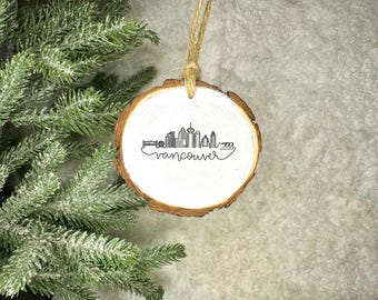 Vancouver Skyline Ornament | Vancouver Stadtbild Ornament | Kanada Ornament | Holzscheibe Ornament | Holz Ornament | Rustikaler Schmuck