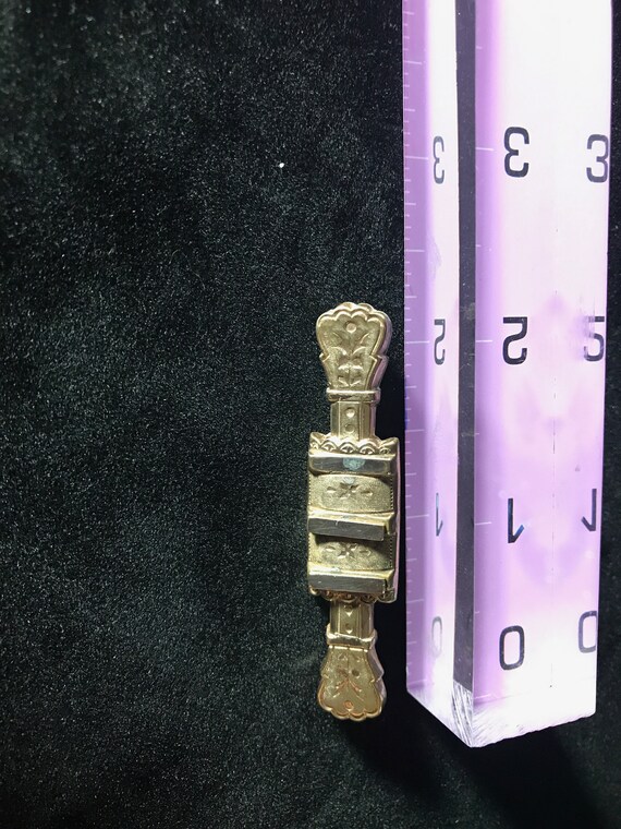 Antique Edwardian Etruscan Bar Pin - image 3