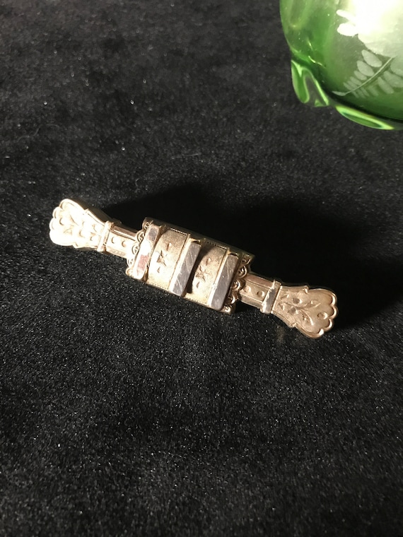 Antique Edwardian Etruscan Bar Pin