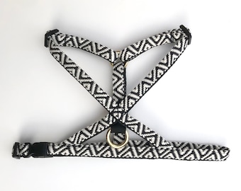 XS-S Geometric black and white pattern dog harness