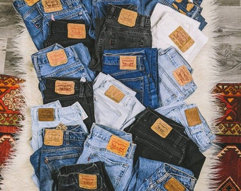 Vintage Levi's high waisted denim jean Mom jean sizes 27/  28/30/32 ~ 2/4/6/8  1990s vintage authentic Levi jean