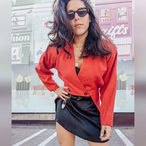 Stunning 80s vintage high low red blazer jacket