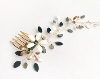 Hair comb with floral design