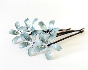 Five hair clips with delicate flowers