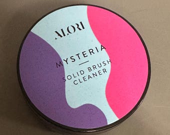 Mysteria brush cleaner