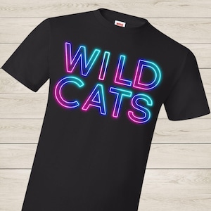 Chats sauvages néon PNG | Conception numérique de mascotte d'esprit d'école rétro | Sublimation et impression | Clipart Instant Download Fierté de chat sauvage