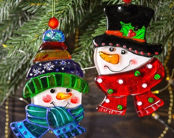 Set mit 2 Schneemann-Weihnachtsverzierungen aus verschmolzenem Glas; Kunst-Glasbunte Weihnachtsbaum-Dekoration