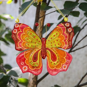 Panel de pared de vidrio pintado con mariposa rosa; Atrapasol transparente y colorido; Regalo artístico único imagen 8