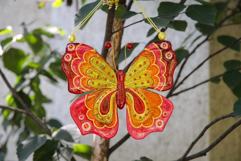 Panel de pared de vidrio pintado con mariposa rosa; Atrapasol transparente y colorido; Regalo artístico único imagen 8