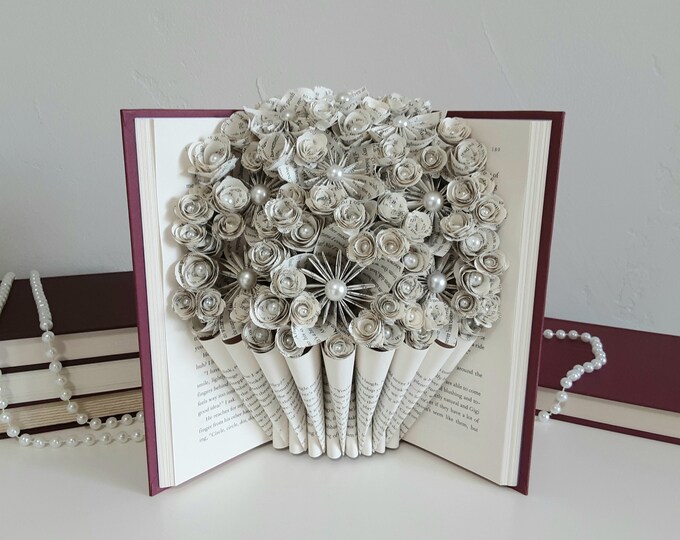 Book Bouquet, Book Sculpture, Origami Flowers, Book Page Flowers, Altered Book Art, Retirement