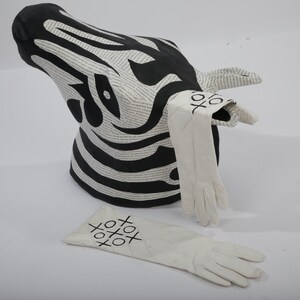 Vintage White XOXO Hand Painted Leather Long Gloves Size 6 image 1