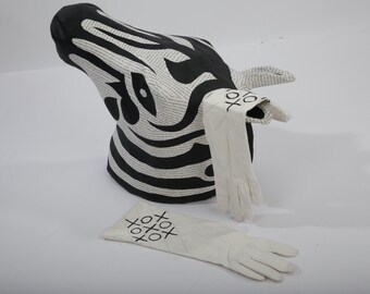 Vintage White XOXO Hand Painted Leather Long Gloves Size 6