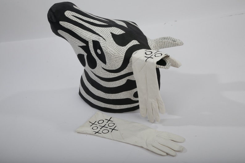 Vintage White XOXO Hand Painted Leather Long Gloves Size 6 image 1