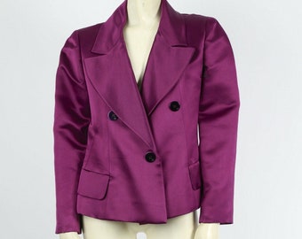 Vintage CHANEL 01A Chaqueta Blazer Corta con Cuello Doble de Seda Púrpura Talla 38