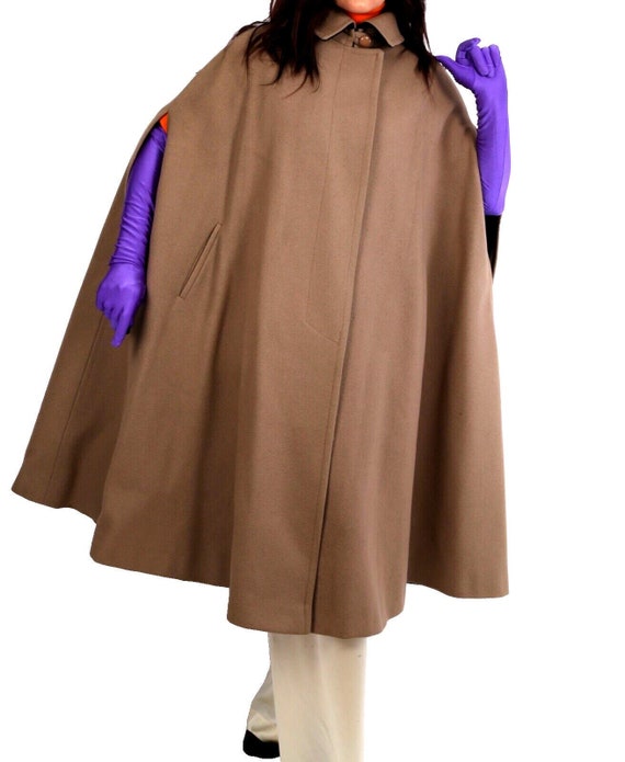 Vintage Sidney Haber Beige Tan Collared Cape Coat One Size Vintage Sidney Haber Beige Tan Collared Cape Coat One Size